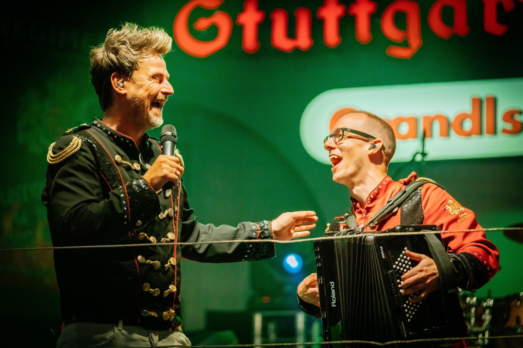 Robin Henderson live